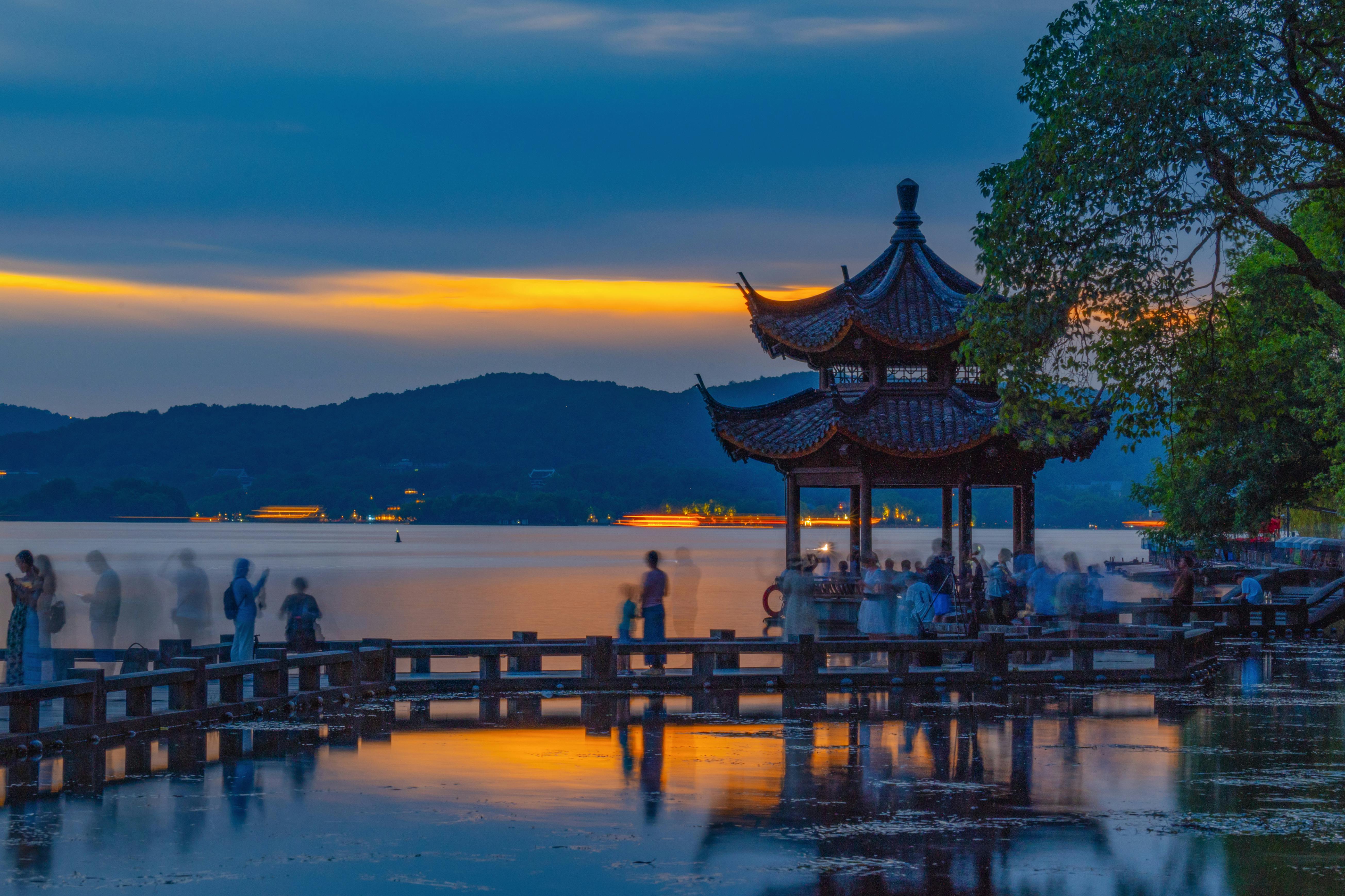 From Madrid to Chengdu · A Spanish Family's China Adventure